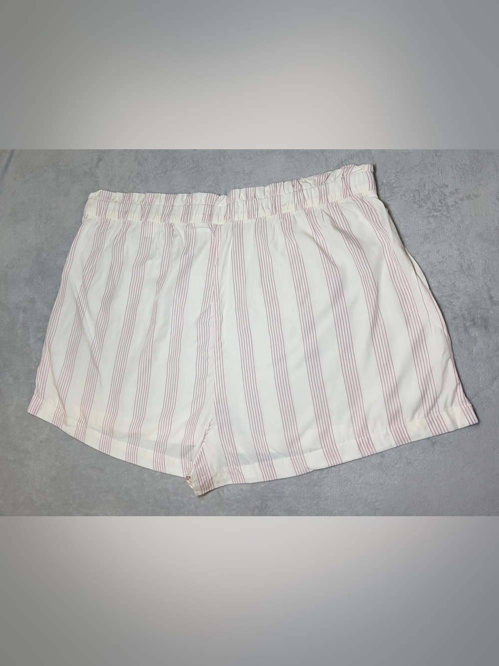 NWT!! Banana Republic Shorts with Pink Stripes Size XL Retail $44.99 - Picture 2 of 6